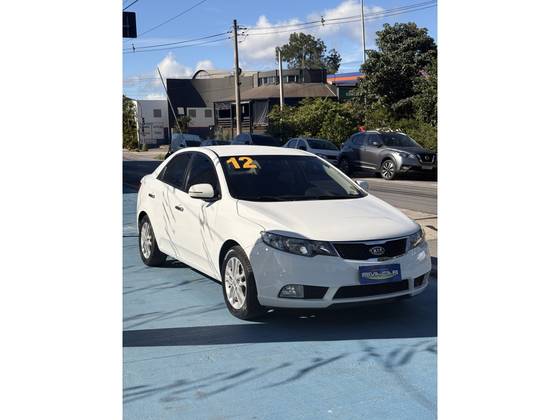 KIA CERATO 1.6 E.221 SEDAN 16V GASOLINA 4P AUTOMÁTICO